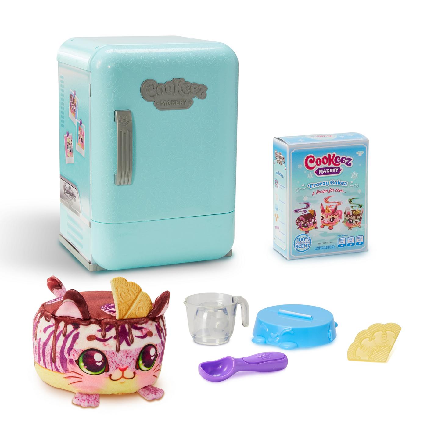 Cookeez Makery Freezy Cakez Plush Playset; image 3 of 9