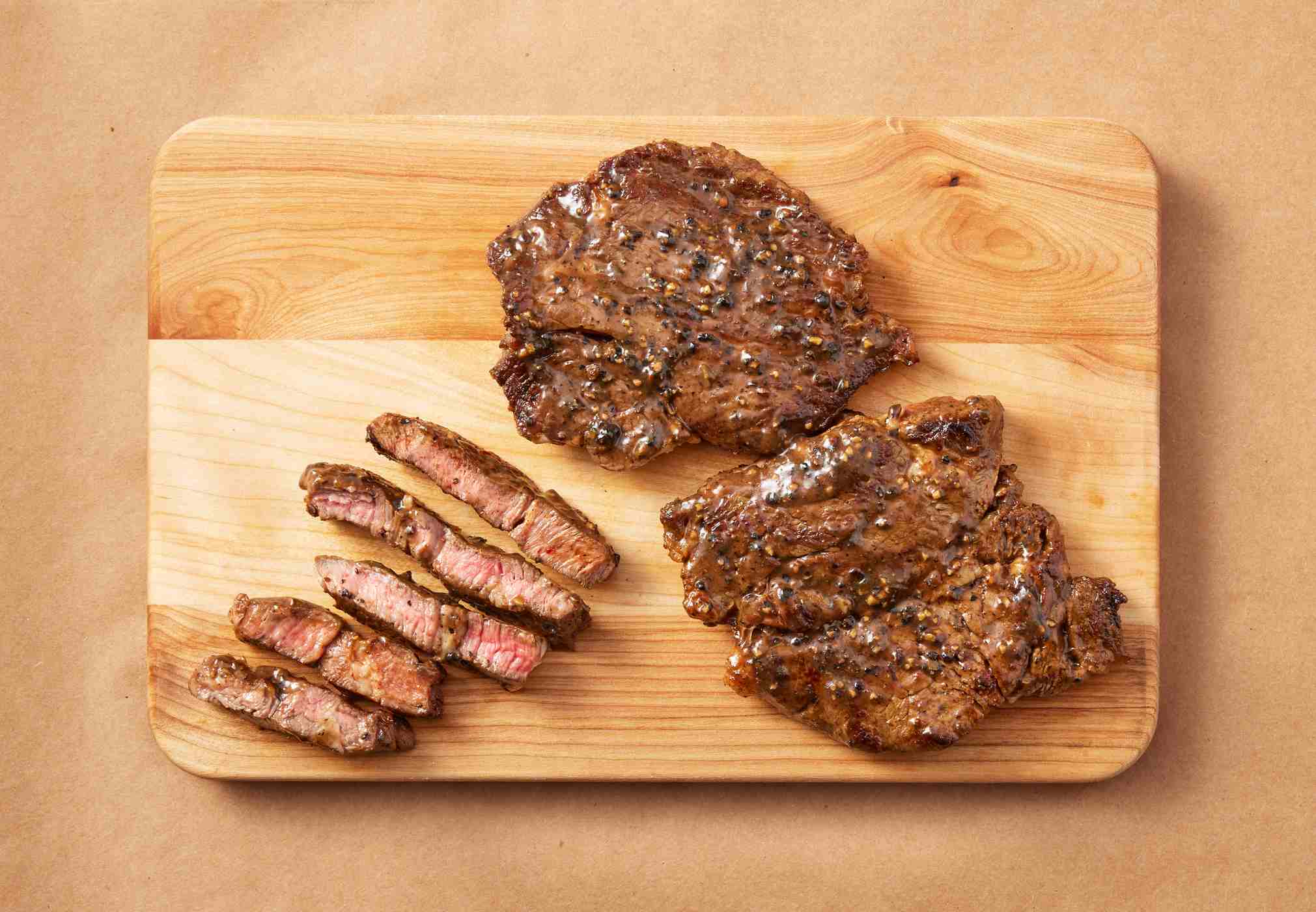 HEB Meat Market Marinated Boneless Beef Chuck Eye Steaks Garlic
