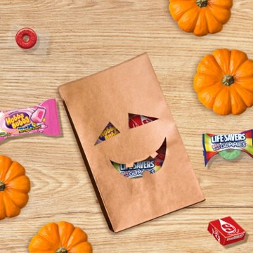 Starburst, Life Savers & Hubba Bubba Assorted Halloween Candy, 95 pc