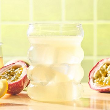 Me & The Bees Passion Fruit Lemonade