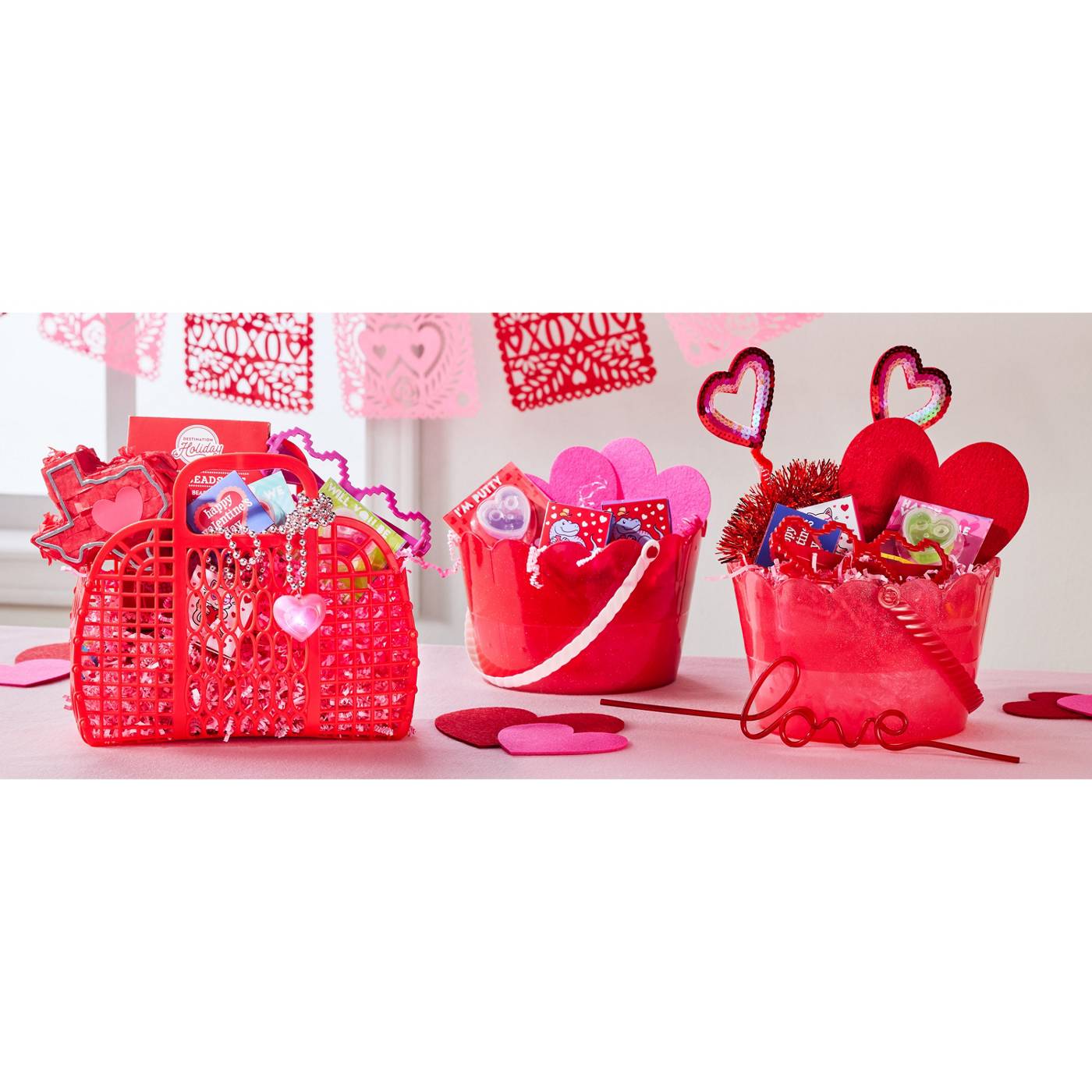 Destination Holiday Plastic Glitter Valentine's Pail - Pink; image 2 of 2