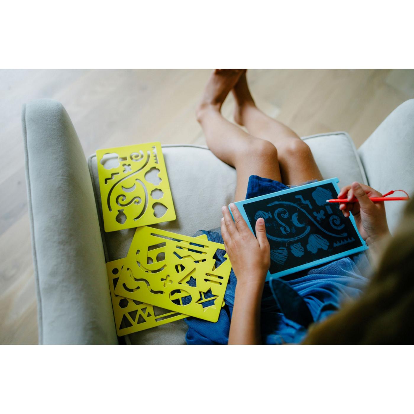 Chuckle & Roar Scribble Glow LCD Doodle Board; image 4 of 4