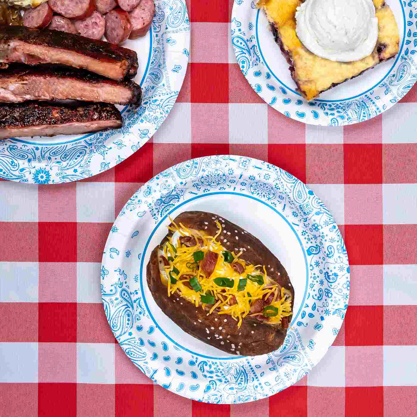 H-E-B Heavy Duty 8.5 in Lunch Paper Plates; image 3 of 5