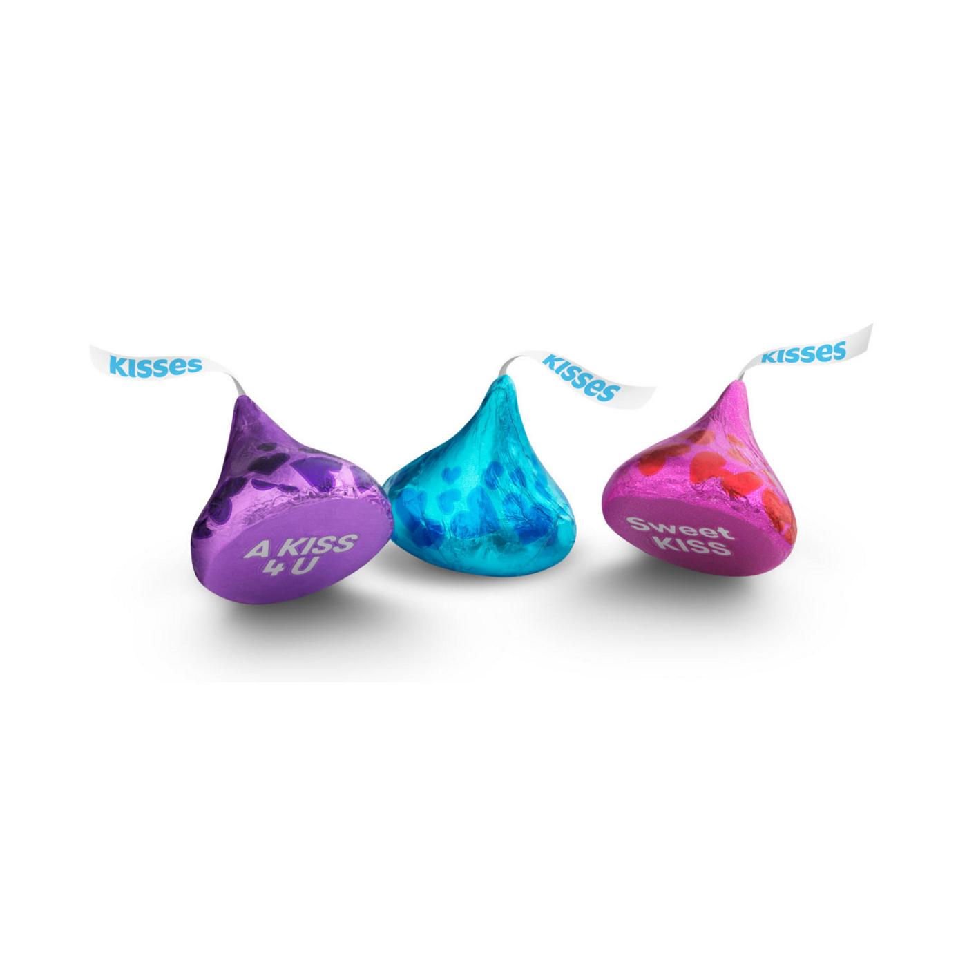 Hershey's Kisses Milk Chocolate Valentine's Candy Heart Gift Box; image 2 of 7