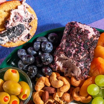 LaClare Creamery Goat Cheese Log - Blueberry Vanilla