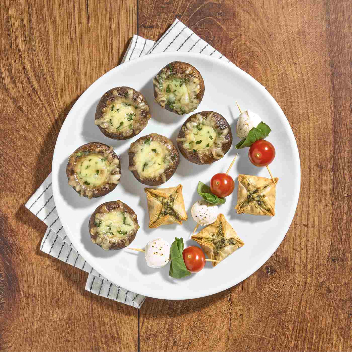 H-E-B Side Solutions - Spinach Mozzarella Stuffed Mushrooms; image 3 of 4