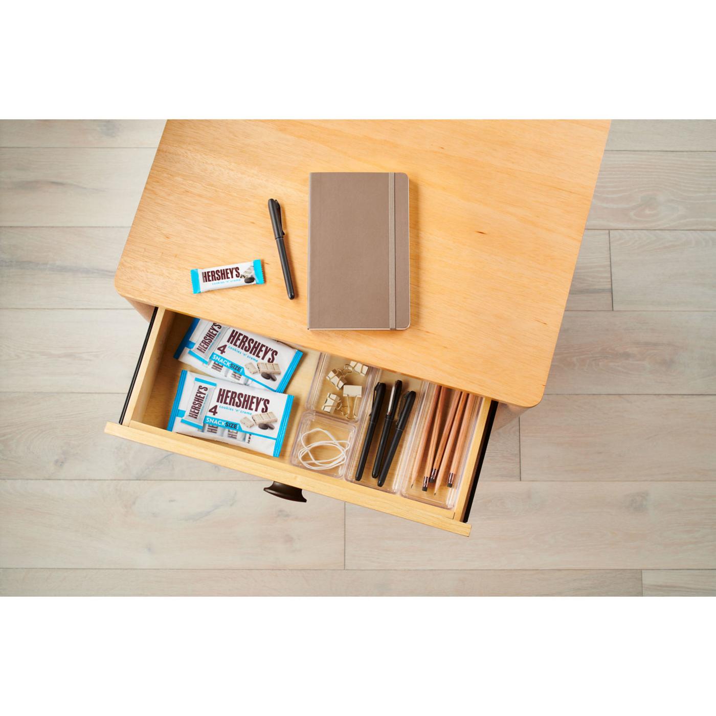 Hershey's Cookies 'n' Creme Snack Size Candy Bars, 4 pk; image 3 of 6