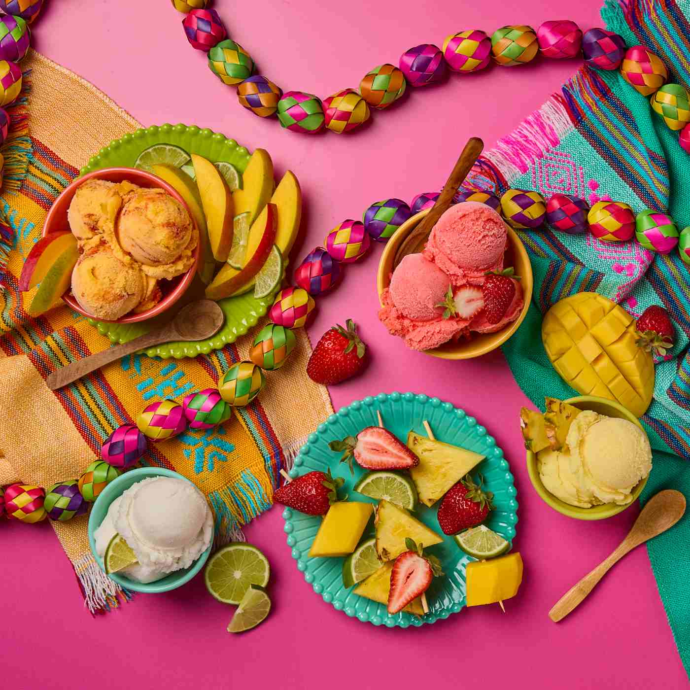 H-E-B Mi Tienda Sorbete de Fresa; image 3 of 3