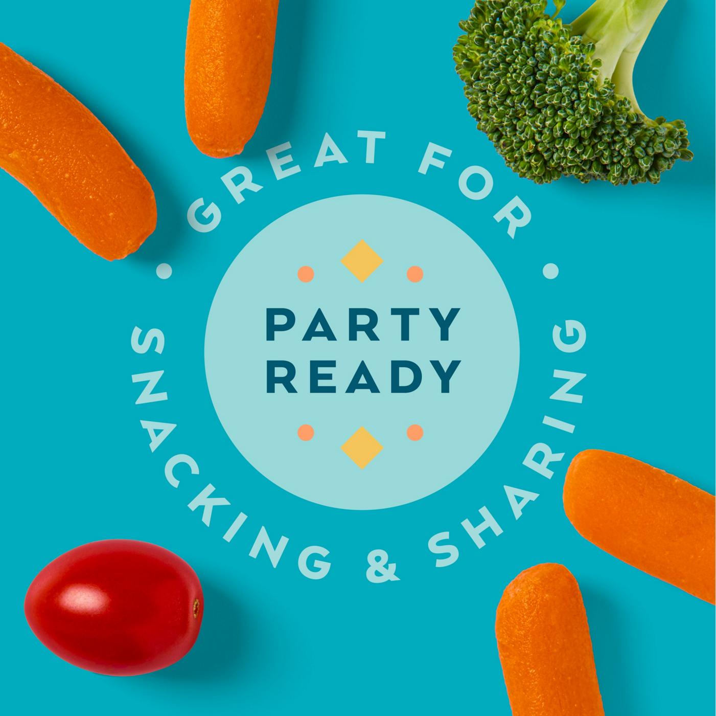 H-E-B Large Vegetable Party Tray; image 3 of 4