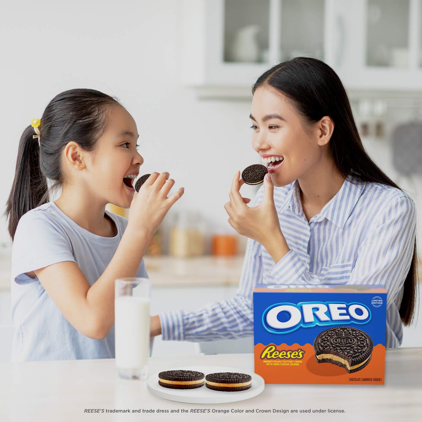 OREO Limited Edition Reese’s Peanut Buttery Creme Chocolate Sandwich Cookies; image 4 of 8