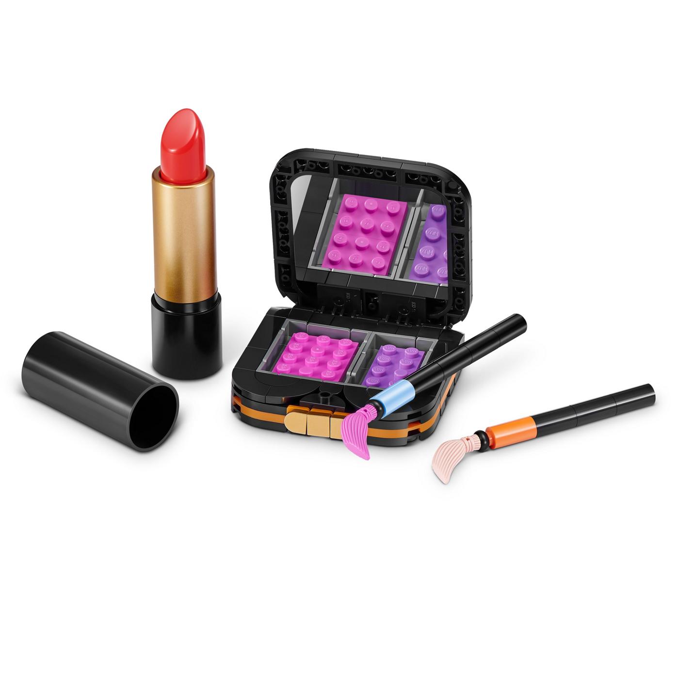 Zuru MAX Beauty Collection Building Set Capsule - Lip & Face Makeup Kit; image 7 of 8