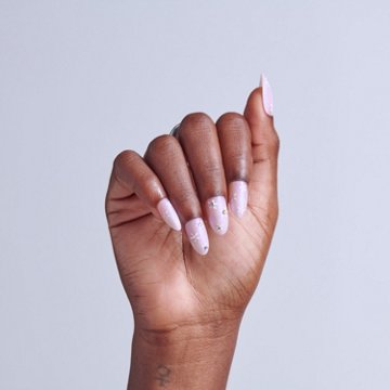 KISS GLAM 3D Jeweled Nails  - Brezee of Bliss (White Almond Medium Nails), 32 ct