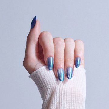 KISS GLAM Embellished Special Effects - Glow Forever (Blue Almond Medium Nails), 32 ct