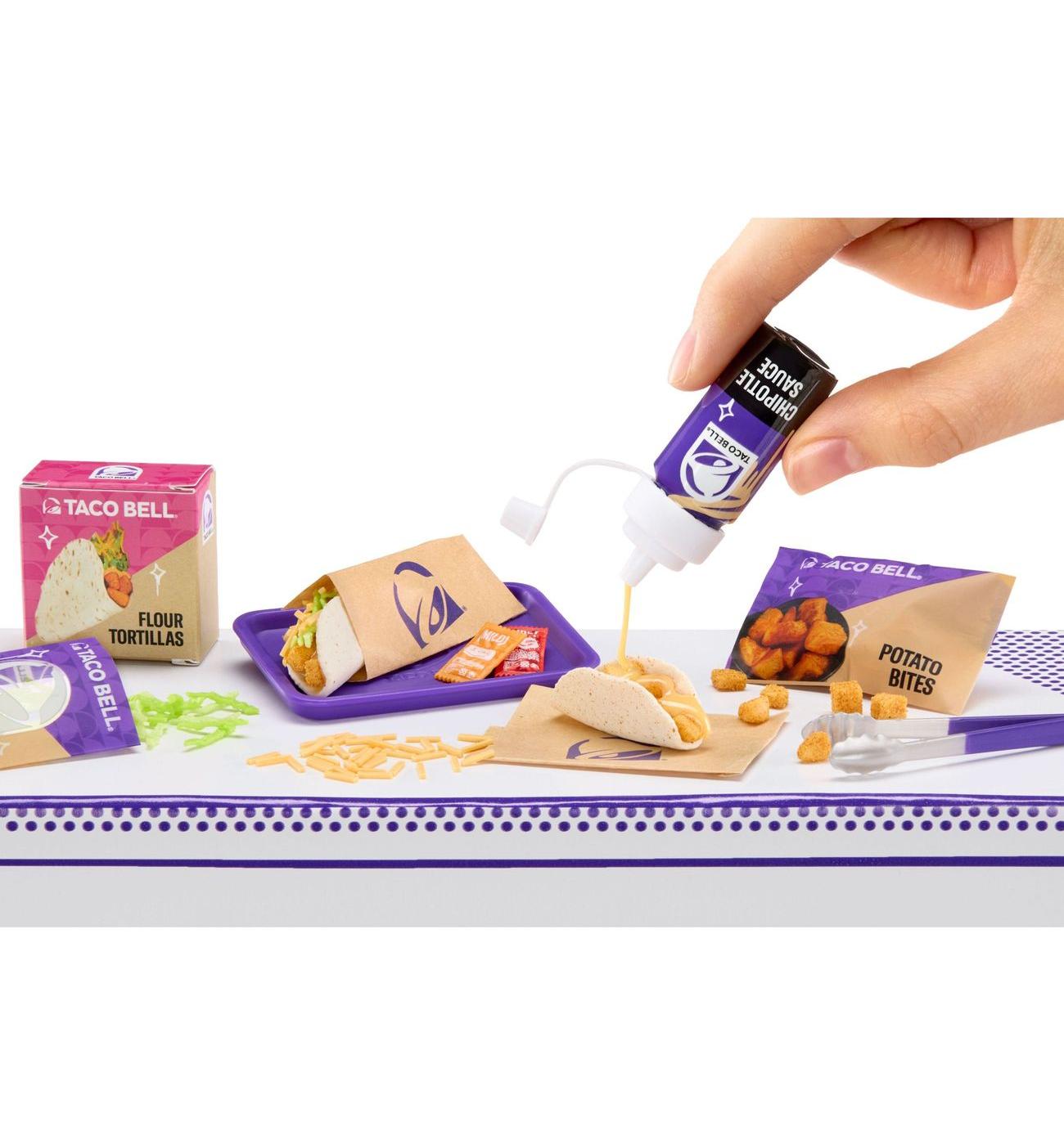 Miniverse Make It Mini Capsule - Taco Bell; image 2 of 7