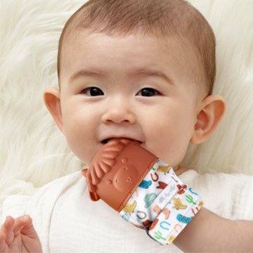 Itzy Ritzy Mitt Highland Cow Teether