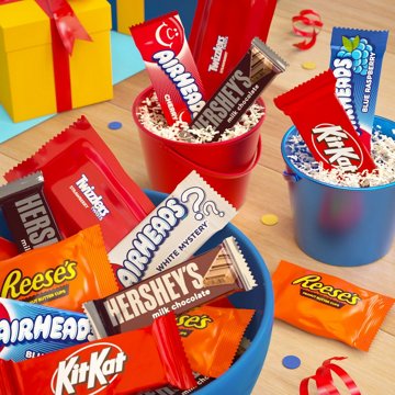 Hershey's, Reese's, Kit Kat, Twizzlers & Jolly Rancher Assorted Snack Size Candy - Party Pack
