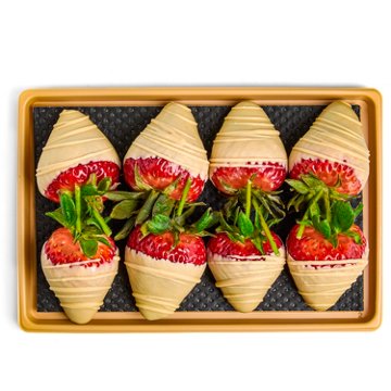 H-E-B Bakery Gourmet Chocolate-Dipped Strawberries - Biscoff Drizzle, 8 ct
