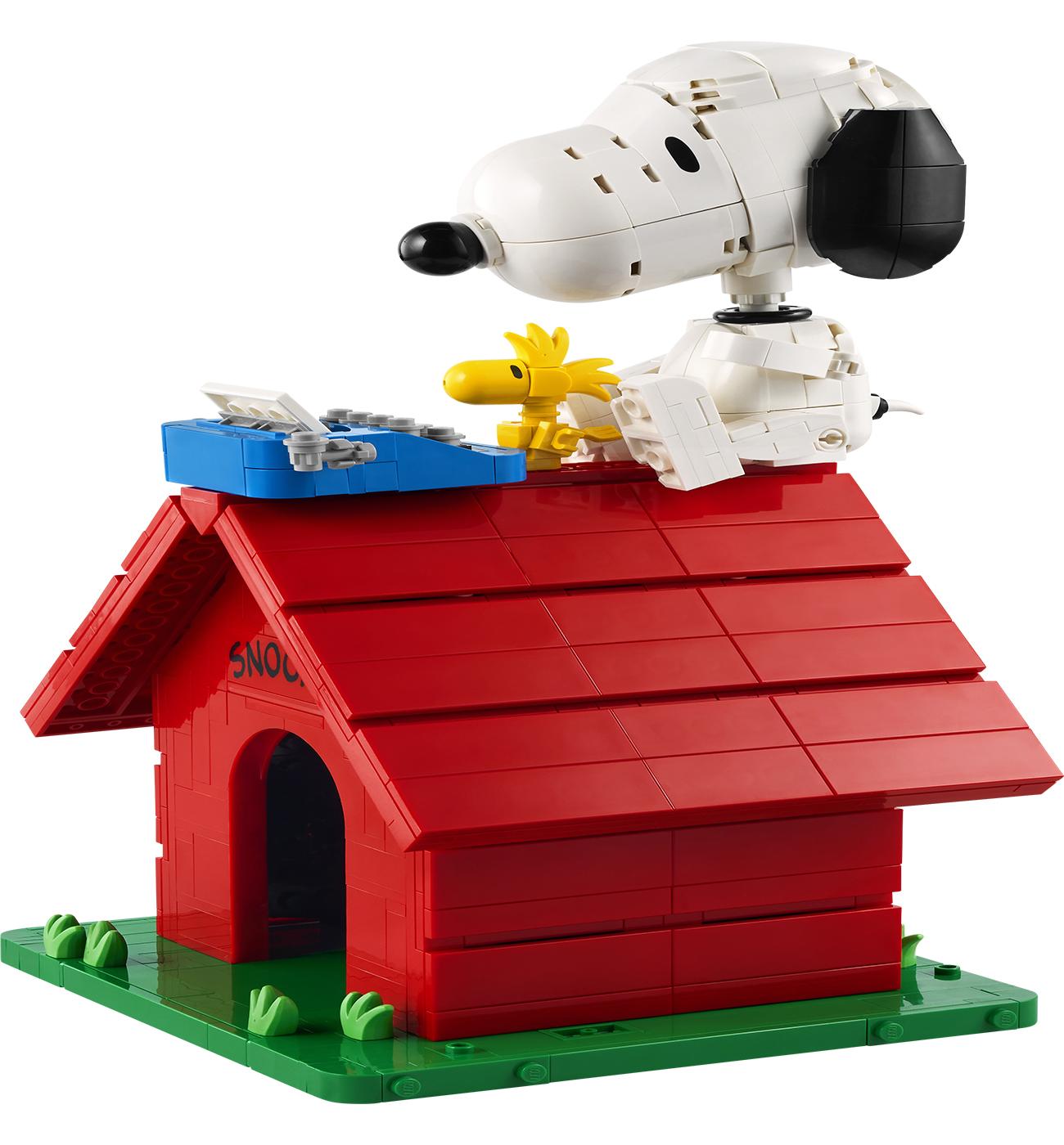 LEGO Ideas Peanuts Snoopy's Doghouse - Shop Lego & building blocks at H-E-B