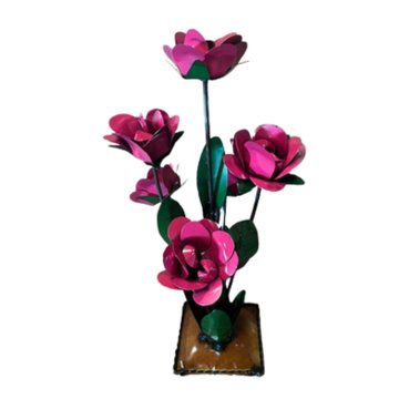Creative Decor Sourcing Roses Bouquet Metal Garden Statue, Small