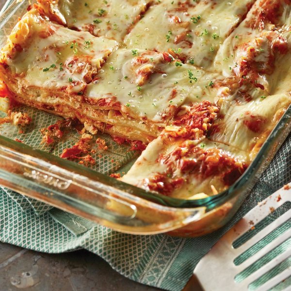 Cheesy Lasagna with Homemade Red Sauce