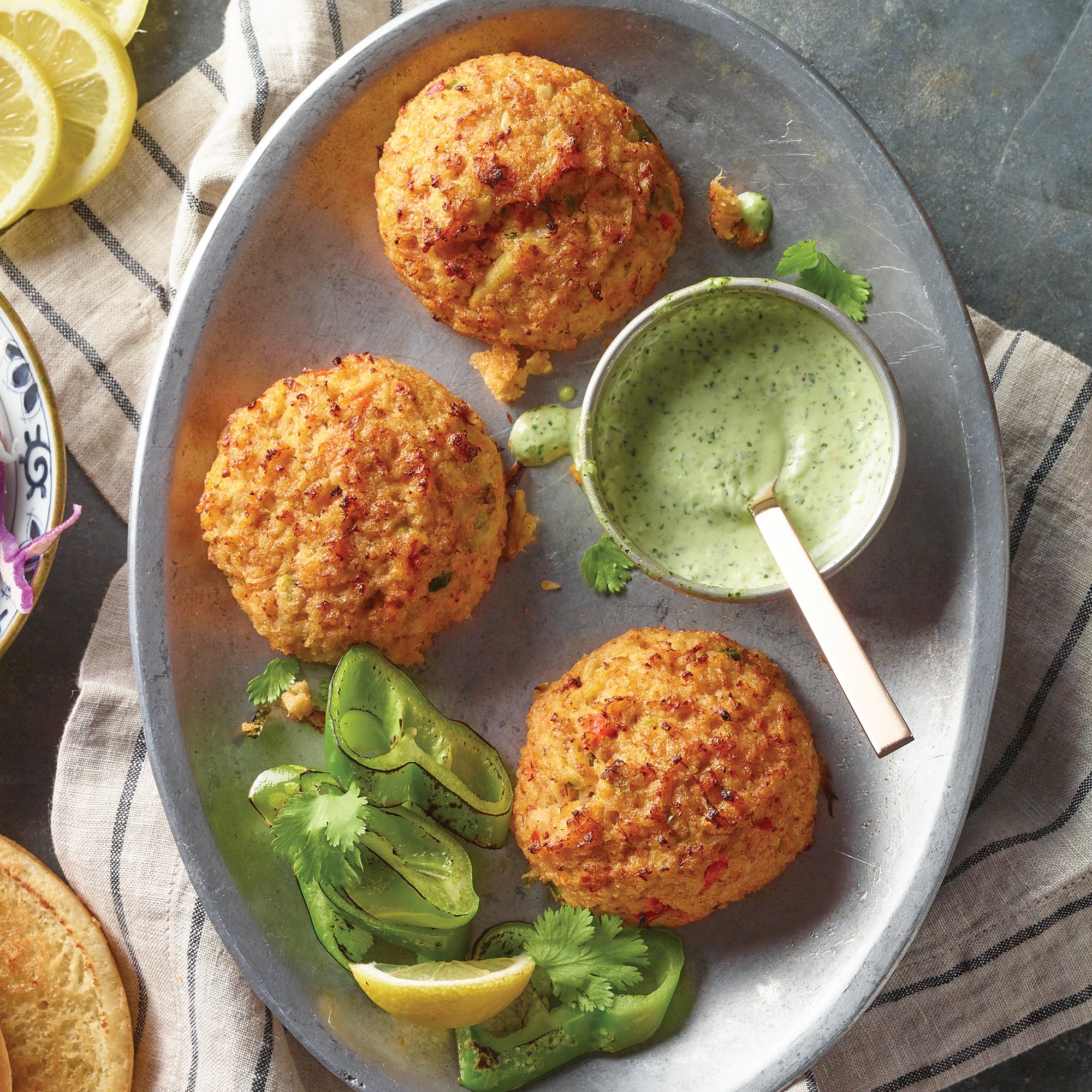 Hatch Crab Cakes Sammy with Hatch Aioli Recipe from HEB