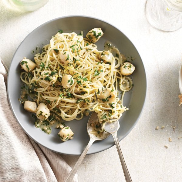 Scallops in Garlic Butter Pasta