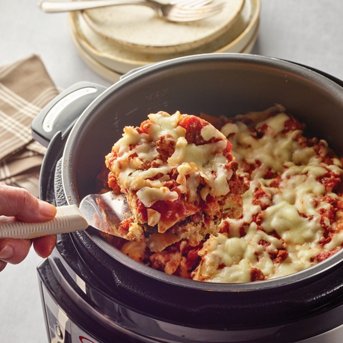 Slow Cooker Lasagna with Meat Sauce
