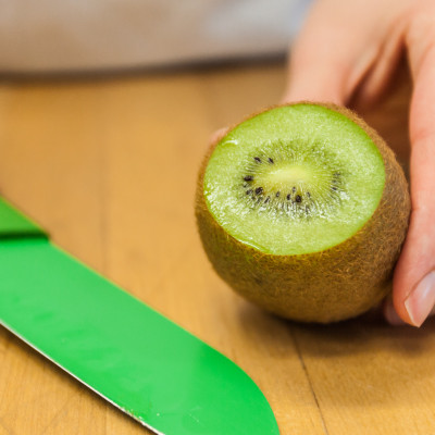 How to Peel a Kiwi—And the 4 Best Ways to Slice It