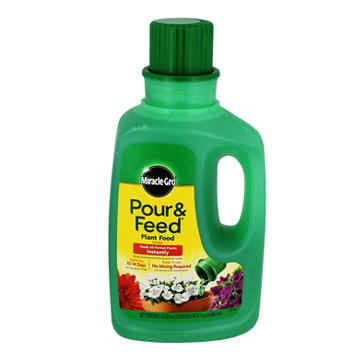 Miracle-Gro Pour & Feed Liquid Plant Food, 32 oz