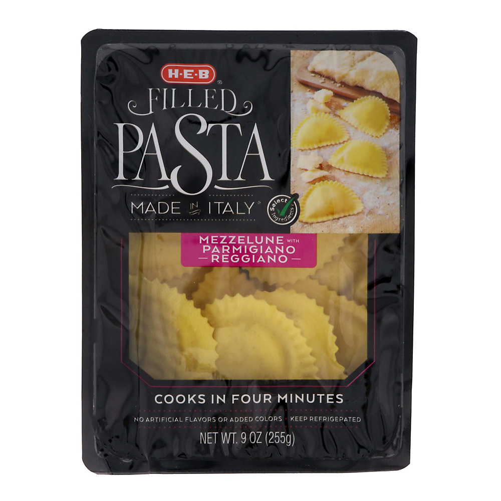 Calories in H-E-B Select Ingredients Filled Pasta Mezzlelune Parmigiano Reggiano Ravioli, 9 oz