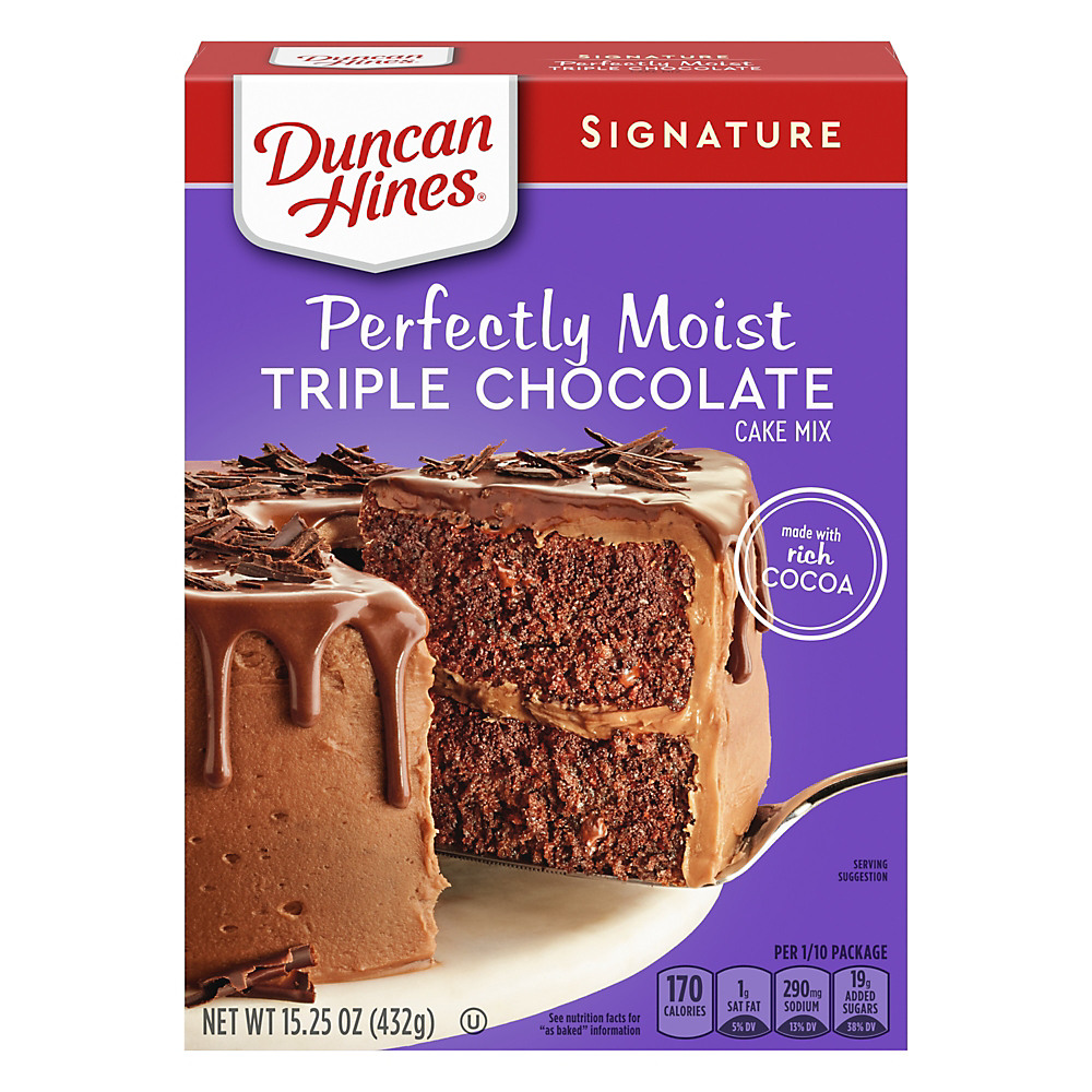 Calories in Duncan Hines Signature Triple Chocolate Cake Mix, 15.25 oz