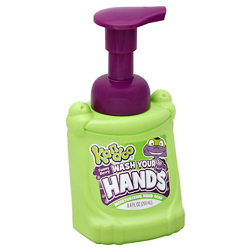 Sonett Kids Foam Soap Calendula at Violey - Washing hands with funny foam