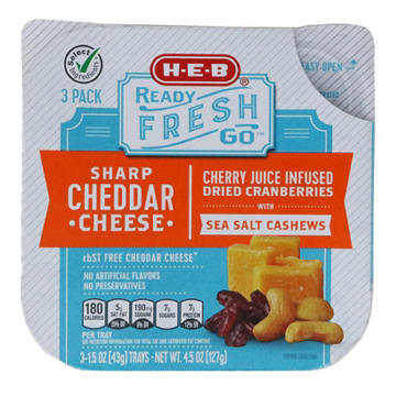 H-E-B Ready, Fresh, Go! Snack Trays - Sharp Cheddar, Cranberries & Cashews