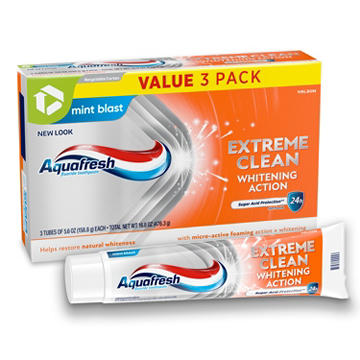 Aquafresh Extreme Clean Whitening Action Fluoride Toothpaste for Cavity Protection