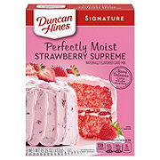 Duncan Hines Signature Perfectly Moist Strawberry Supreme Cake Mix