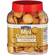 Hill Country Fare Deluxe Saltine Crackers - Shop Crackers & Breadsticks ...