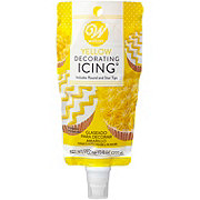 Wilton Yellow Decorating Icing Pouch With Tips