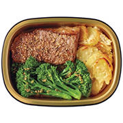 Meal Simple by H-E-B American Style Wagyu Beef Flat Iron Steak, Potatoes Au Gratin & Green Beans