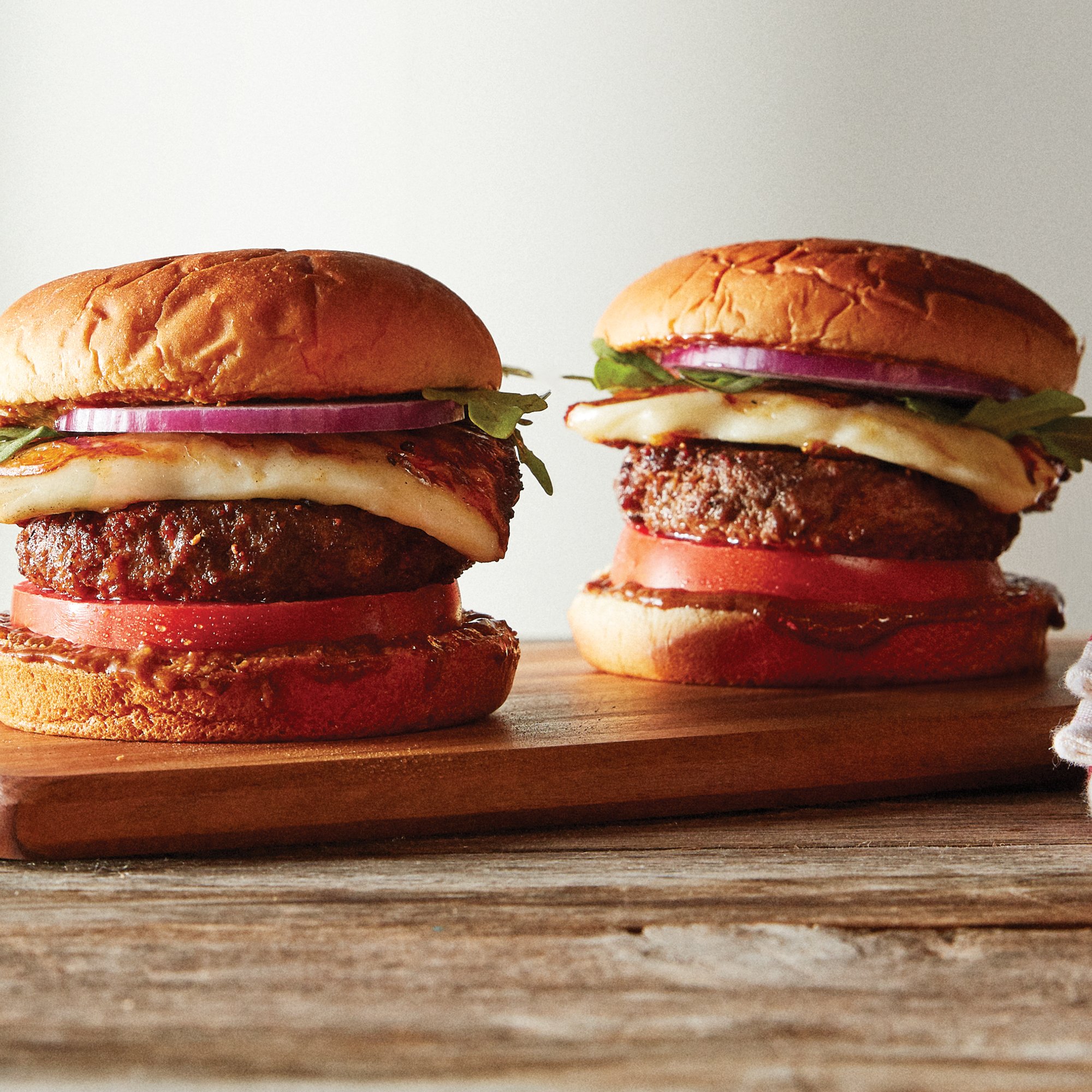 Backyard Brun Uusto Burgers Recipe From H E B
