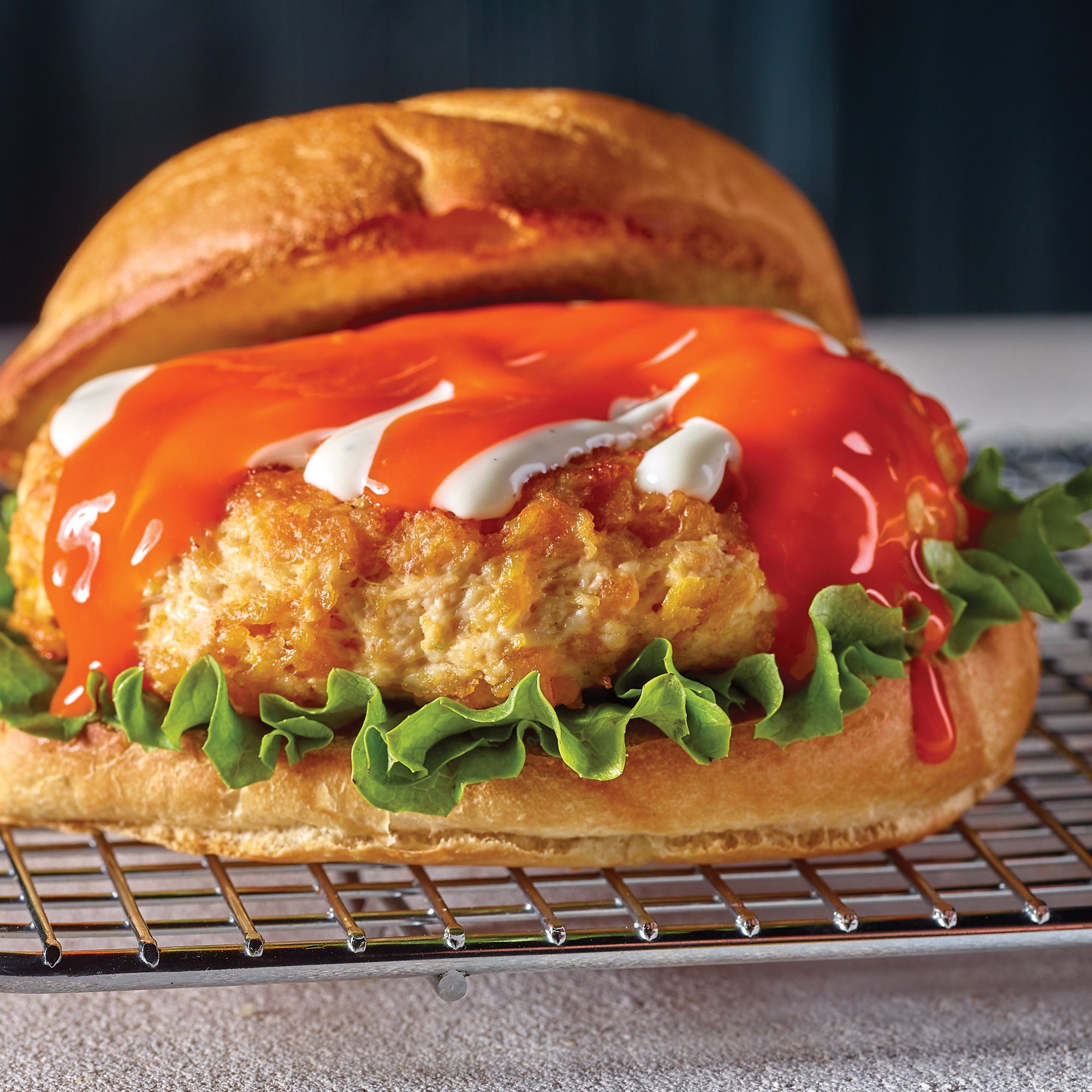 balance undtagelse damper Buffalo Chicken Burger Recipe from H-E-B