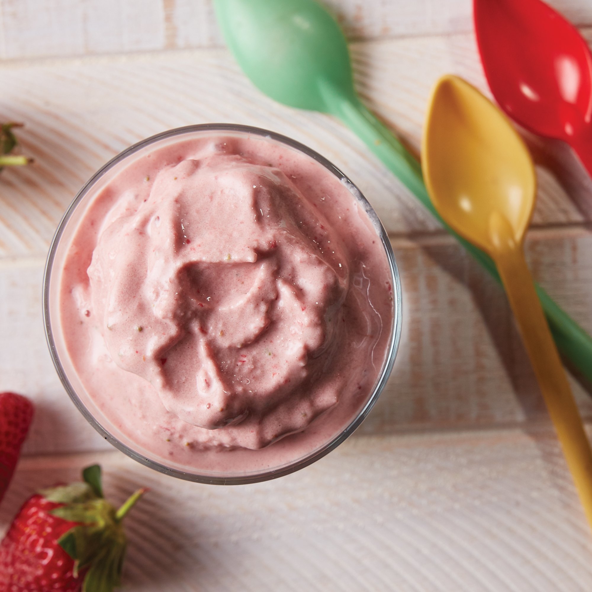 https://images.heb.com/is/image/HEBGrocery/recipe-hm-large/chocolate-covered-strawberry-smoothie-recipe.jpg