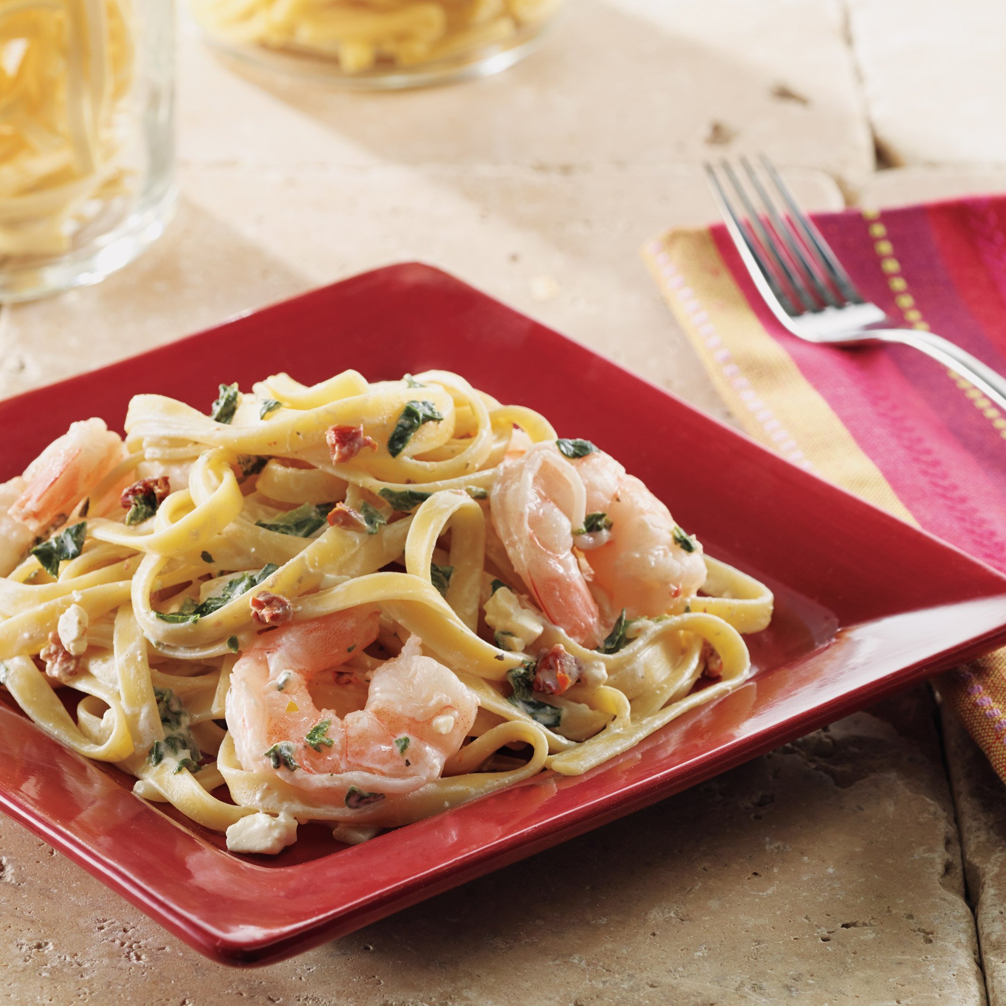 Mediterranean Fettuccine With Shrimp Spinach Recipe From H E B