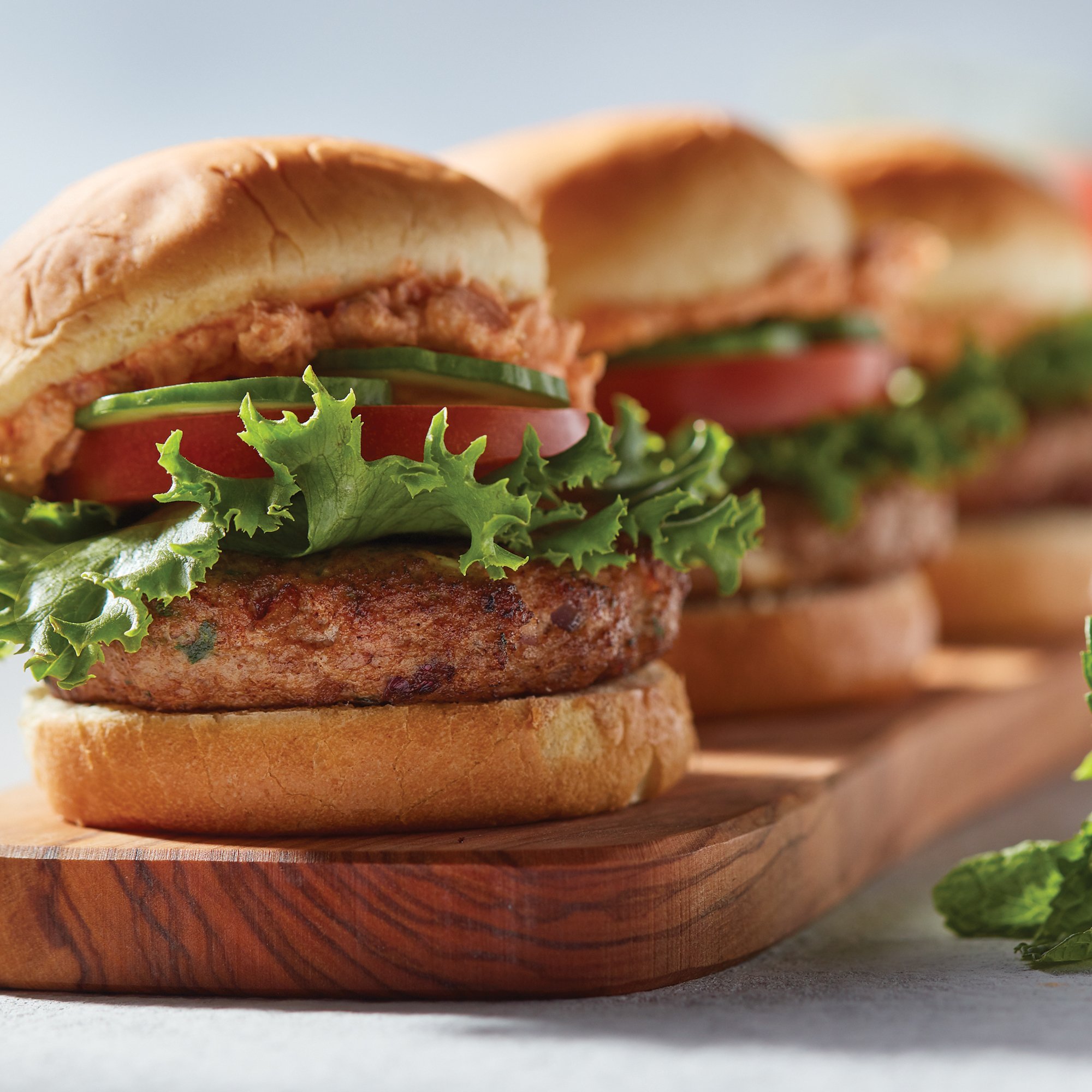 https://images.heb.com/is/image/HEBGrocery/recipe-hm-large/mediterranean-turkey-sliders-recipe.jpg