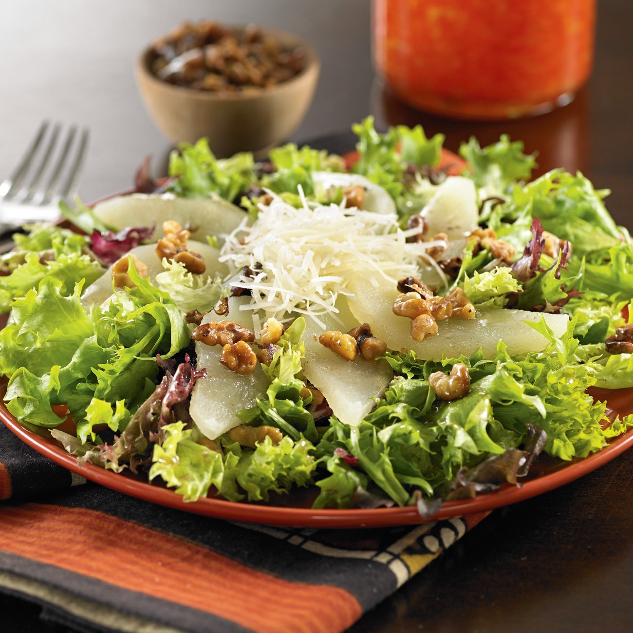 Mixed Green Salad with Walnuts