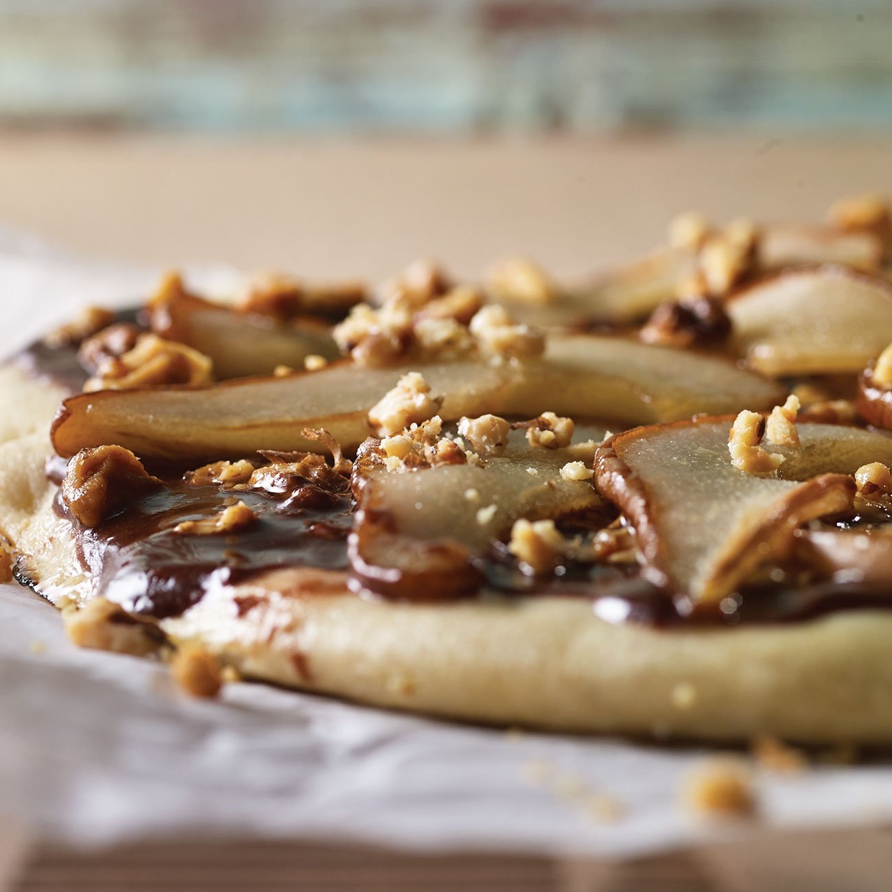 Roasted Pear Pizza with Nutella and Mascarpone