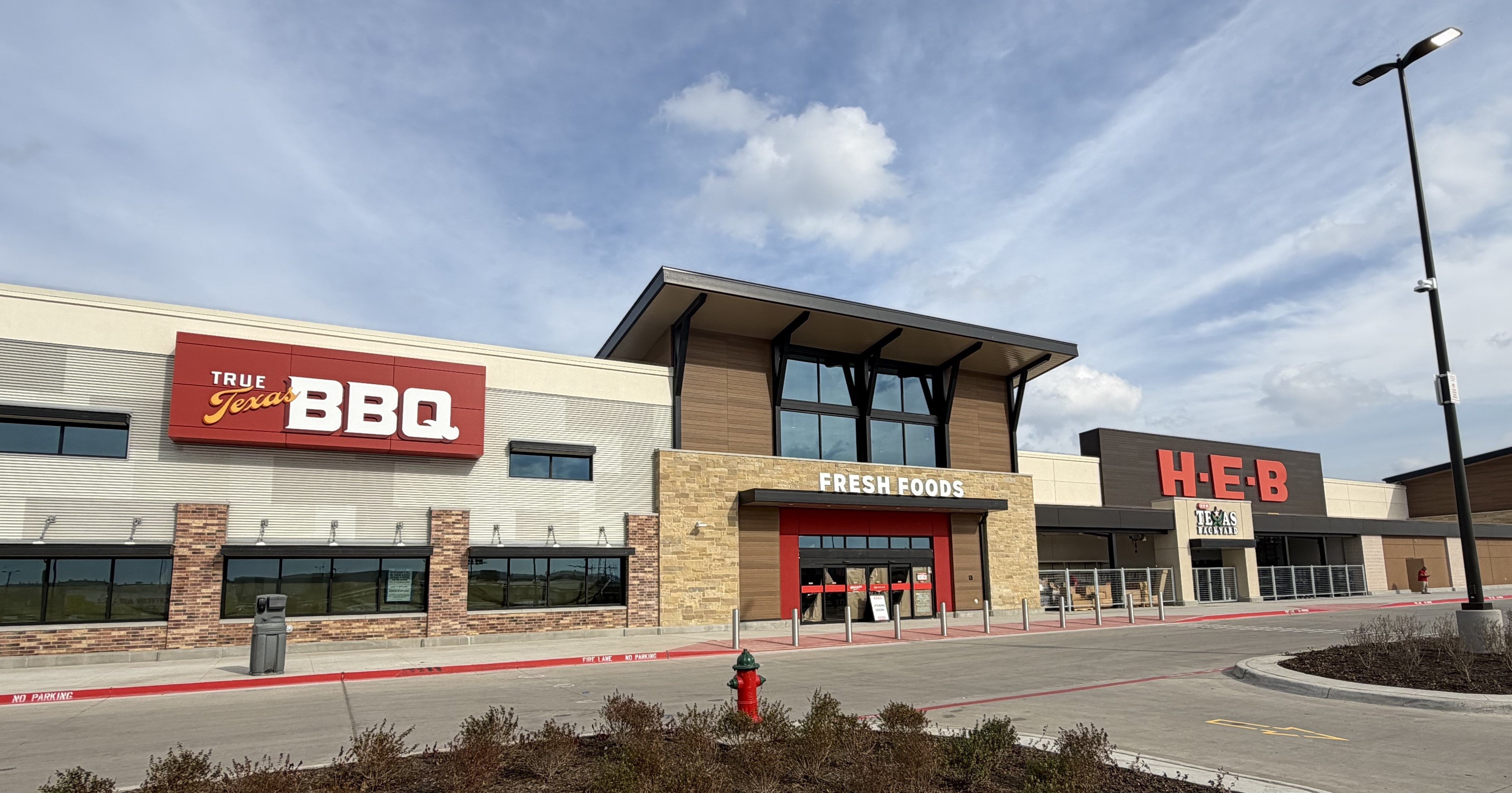 Store Image: H‑E‑B Forney