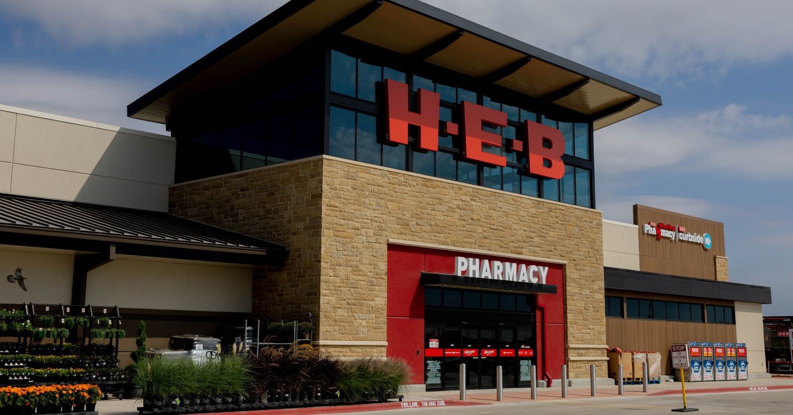 Store Image: H‑E‑B Manor