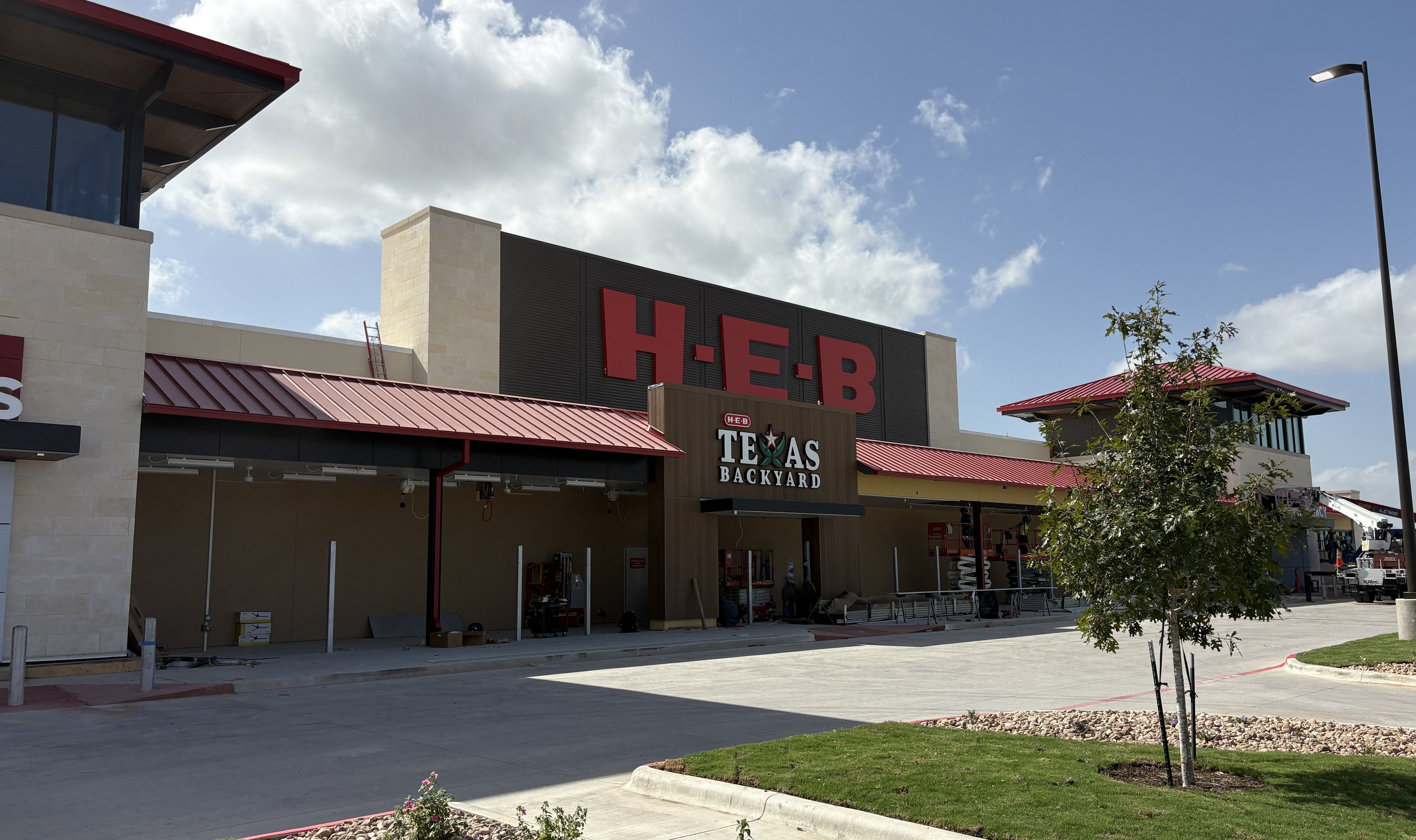 Store Image: McCarty Lane H‑E‑B