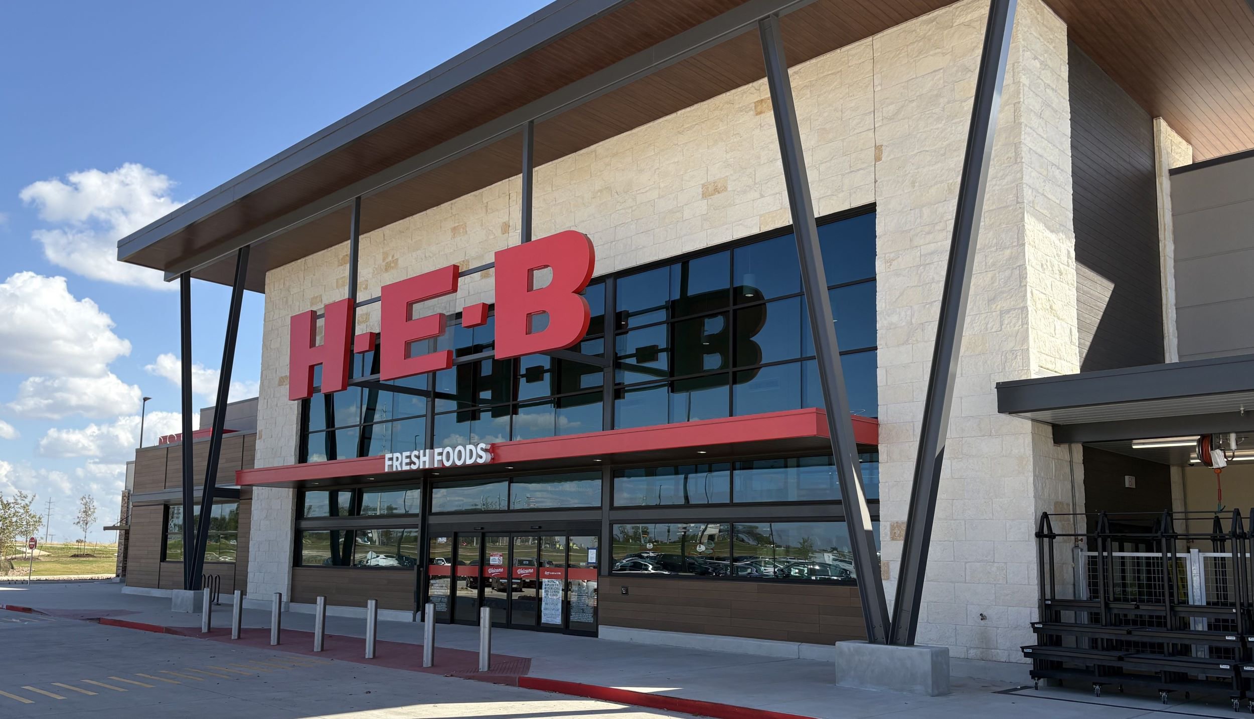 Store Image: Pflugerville Parkway H‑E‑B